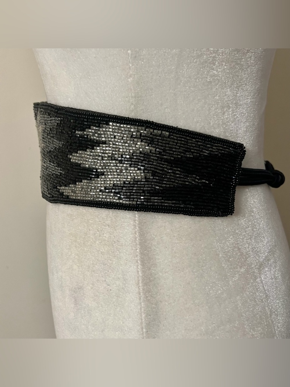 Vintage Milor Ltd Hand-Beaded Art Deco Belt black silver metallic - Picture 7 of 9